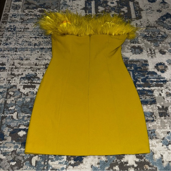 RNWY Elegant Yellow Feathered Strapless Dress - Picture 5 of 10